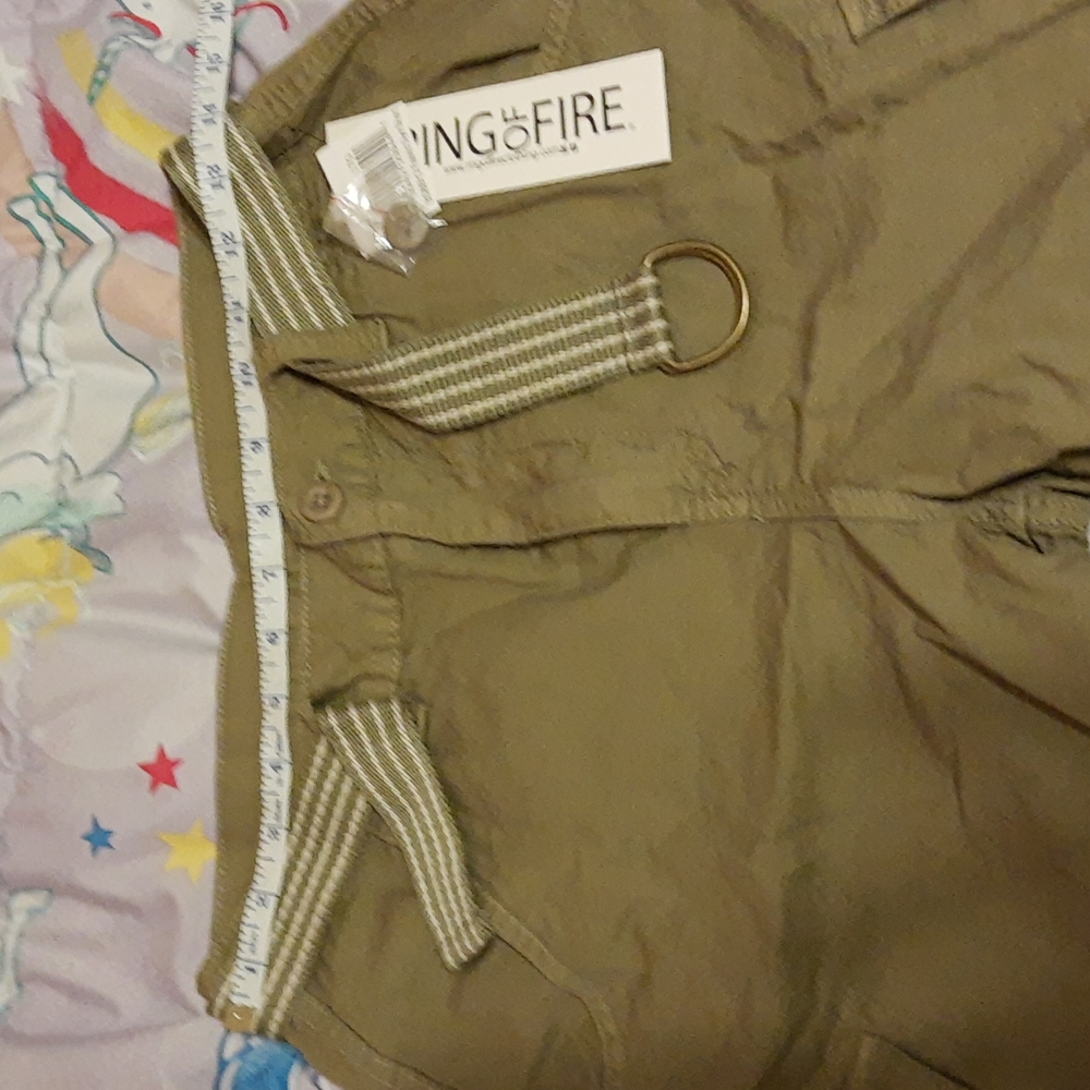 Ring of Fire Youth green cargo shorts, Size 20 - Picture 5 of 6